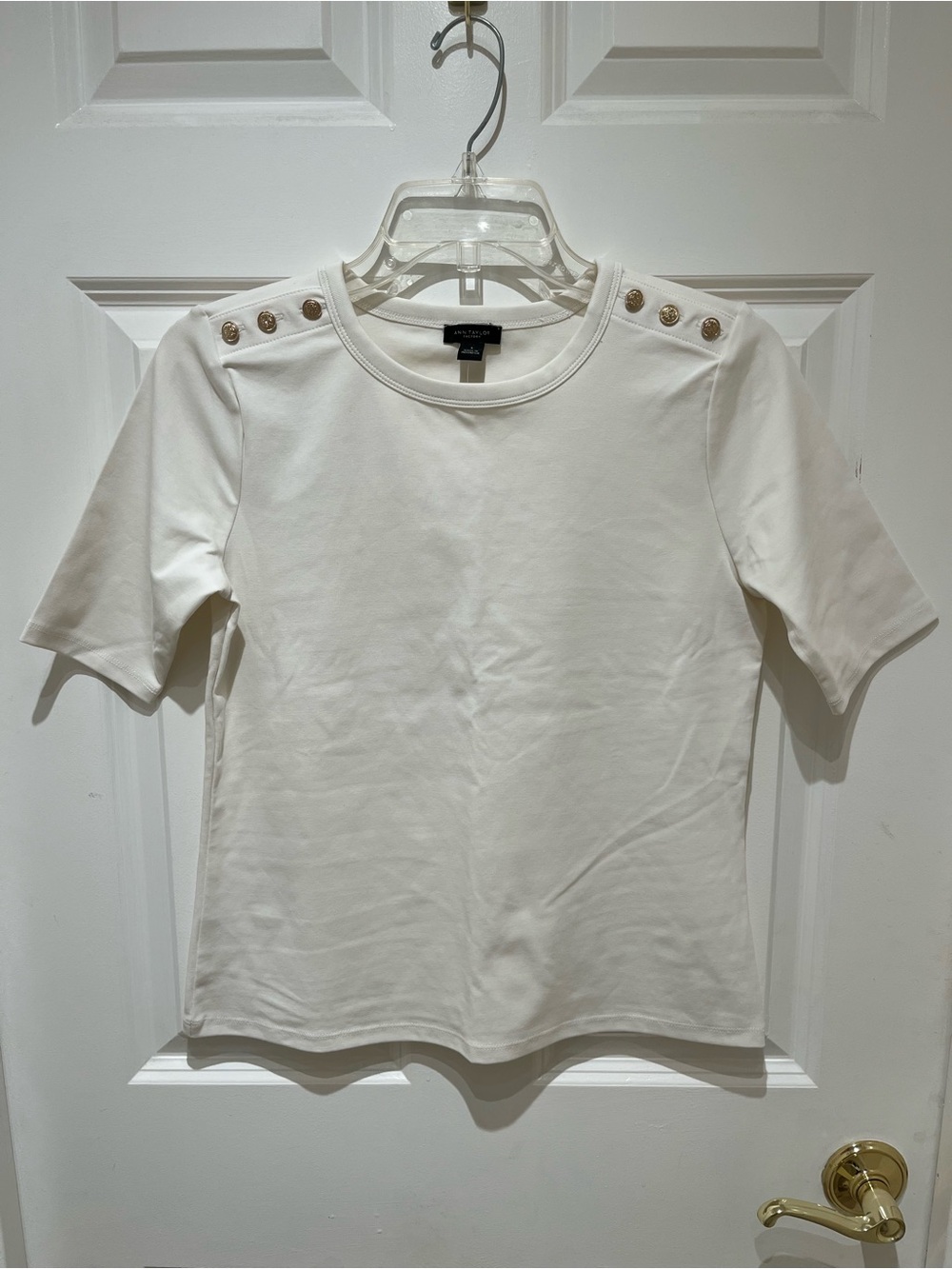 NWT Ann Taylor Formal Modern Short Sleeve with Gold Shoulder Buttons Size Small